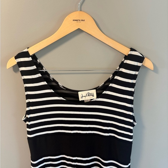 Jospeh Ribkoff Sleeveless Black and White Striped Dress size 10 - Picture 9 of 11